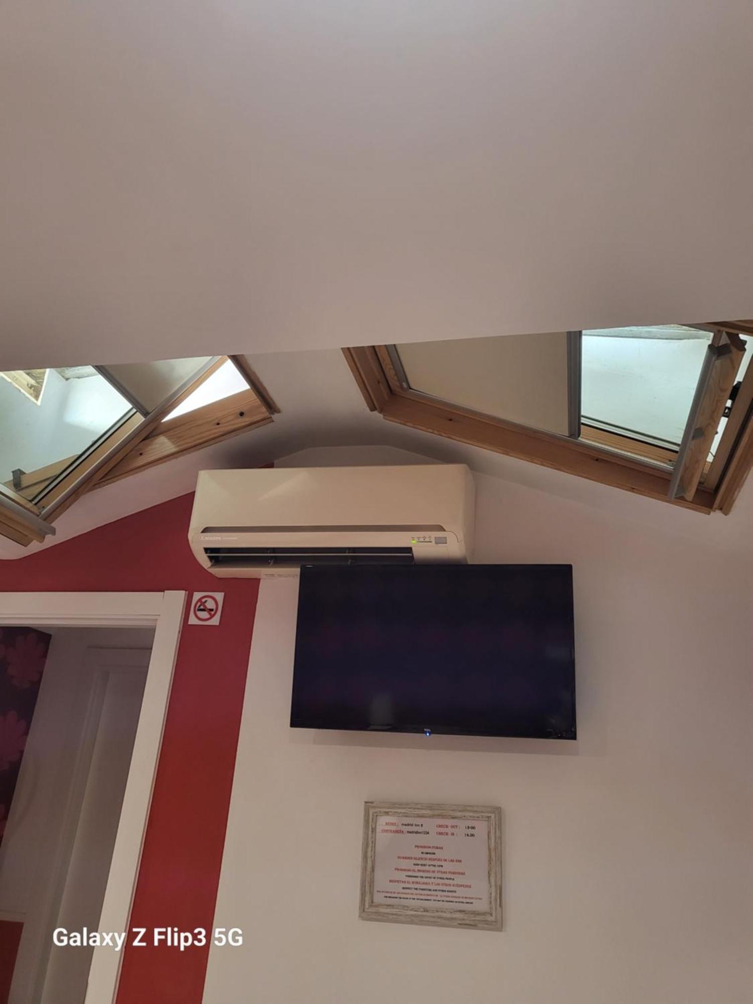 Hostal Inn Madrid Ngoại thất bức ảnh