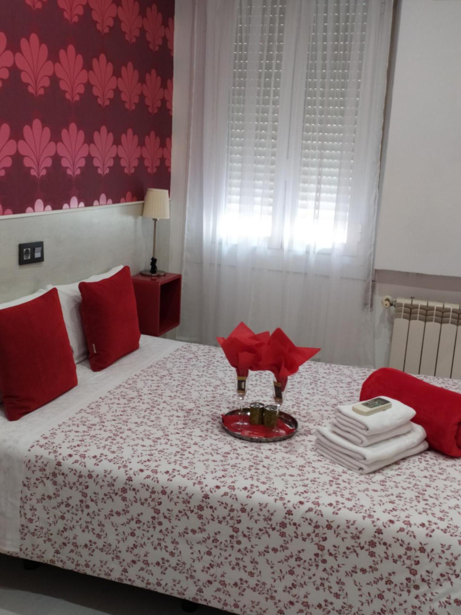 Hostal Inn Madrid Ngoại thất bức ảnh