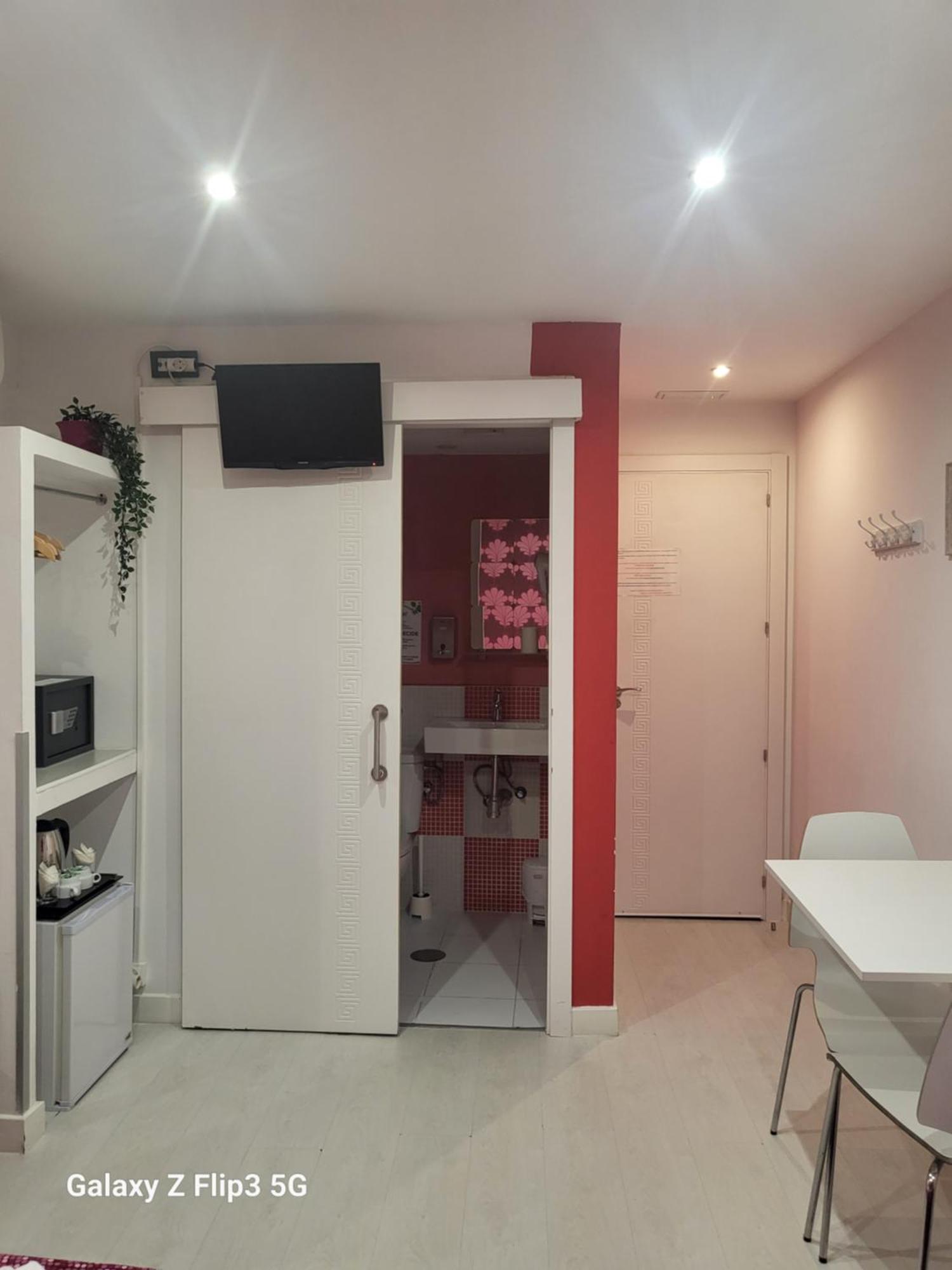 Hostal Inn Madrid Ngoại thất bức ảnh